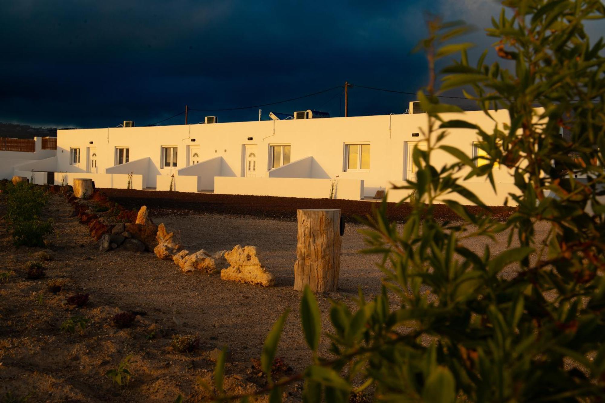 Calma Eco Houses Sunset View Emporio  Extérieur photo